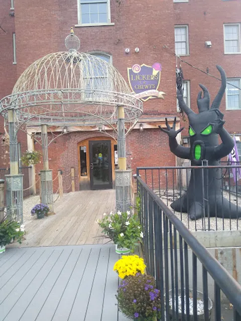 Lickee's & Chewy's Candies & Creamery