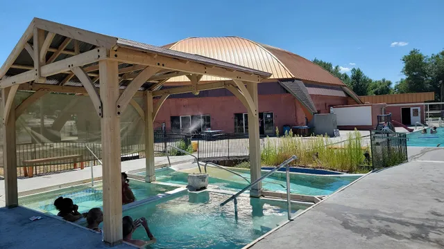 Hellie's TePee Pools and Spa