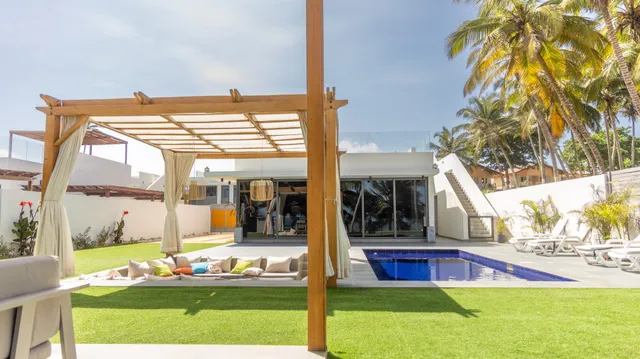 Till’s Beach Resort