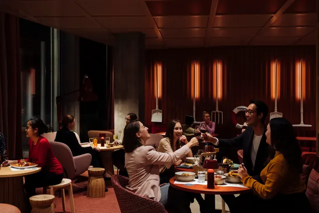 ZOOM Restaurant & Bar