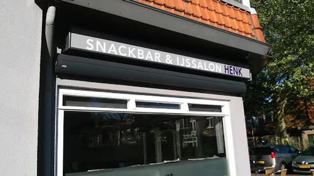 Snackbar en IJssalon Henk