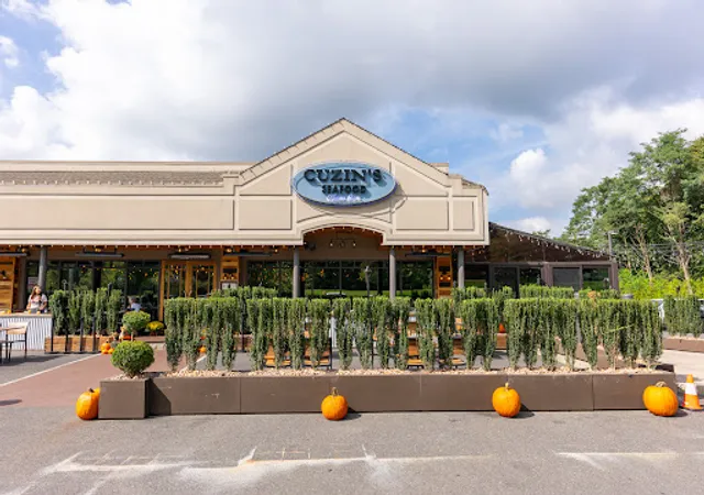 Cuzin's Seafood & Clam Bar