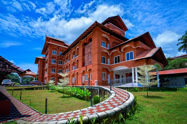 Kumbanad Heritage Hotel