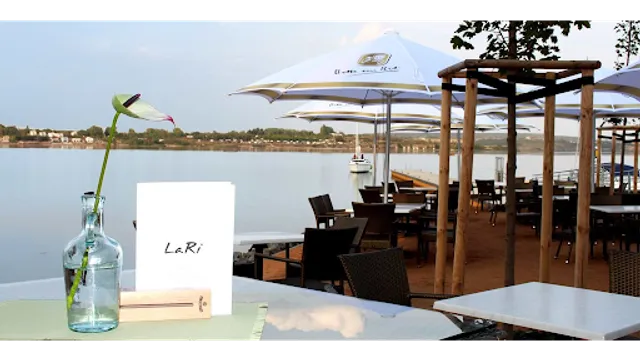 LaRi Restaurant Bar Lounge