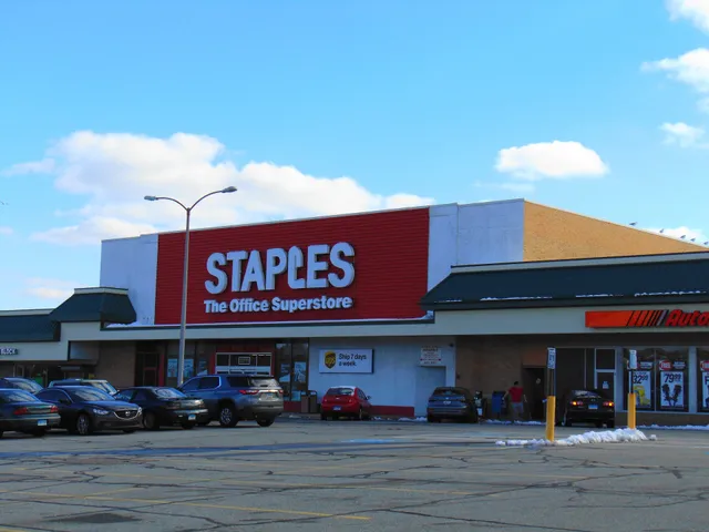 New London Shopping Center