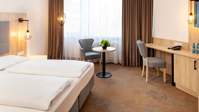 Plaza Hotel & Living Frankfurt