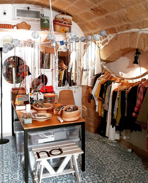 No' Contemporary shop