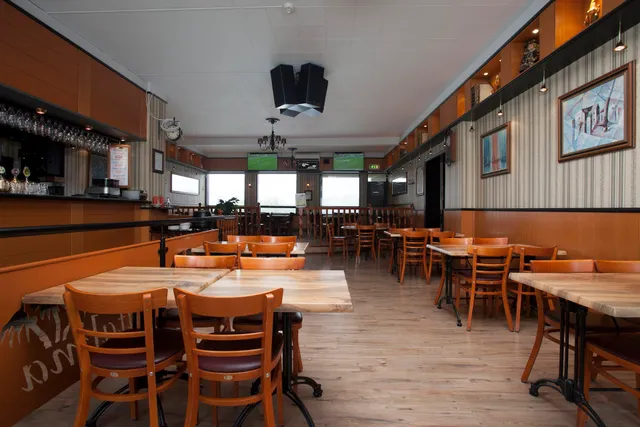 Catalína - Veitingastaður, kaffihús og sportsbar