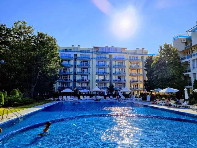 Oasis Laguna Apartments