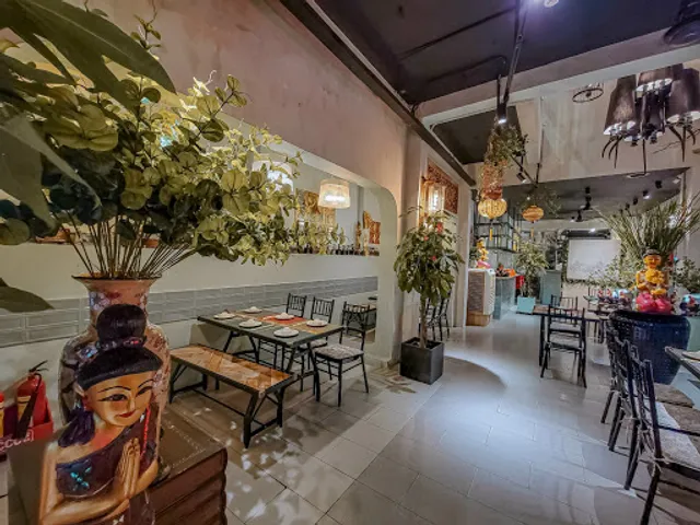 Gà Trống Restaurant