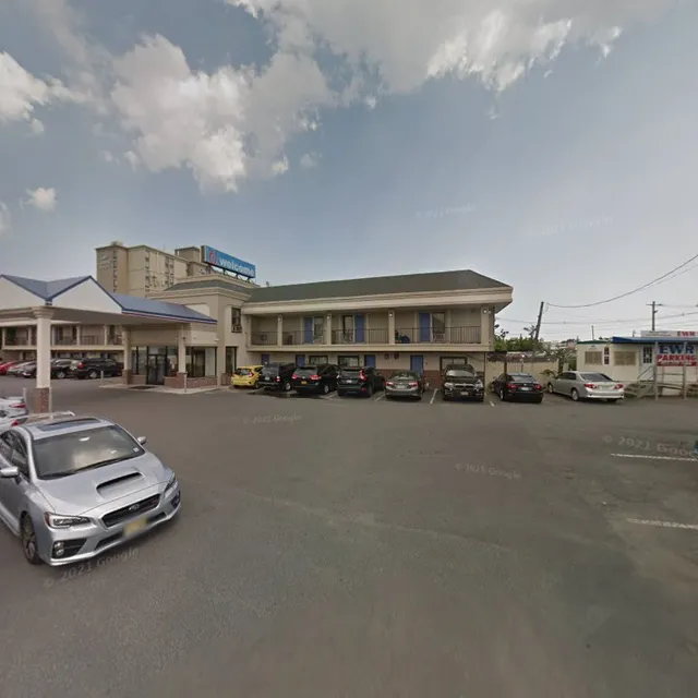 Airport Hotel Inn & Suites (EWR)