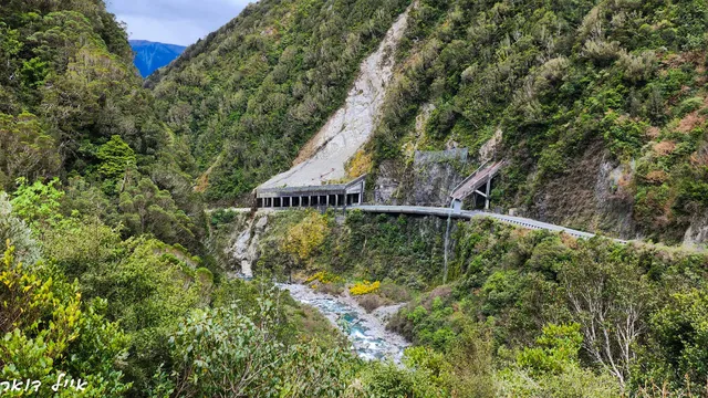 Otira Gorge Rock Shelter Lookout
