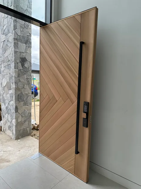 B & I Customised Doors