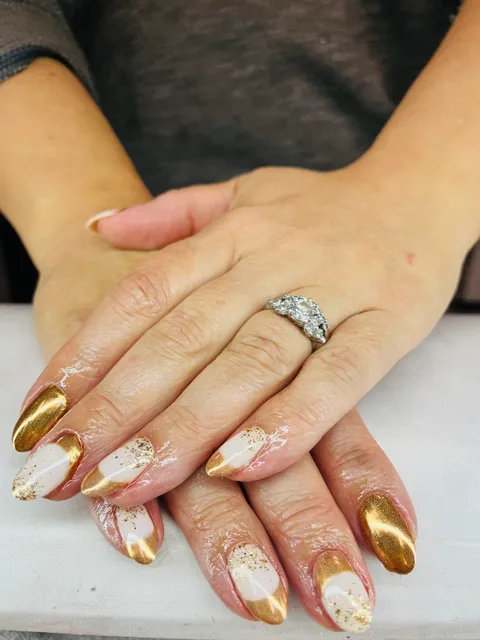 Beaute’ Contour Nail Lounge