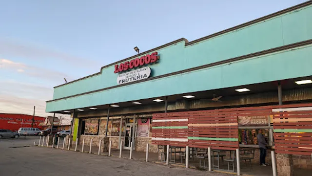 Los Cocos Mexican Restaurant Seafood & Fruteria