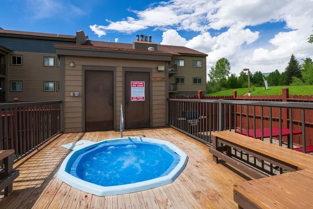 Shadow Run Condominiums