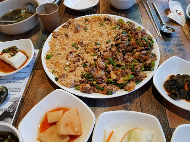 강릉엄지네꼬막집 발산점