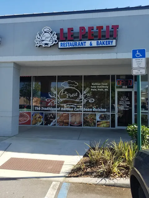 Le Petit Restaurant & Bakery