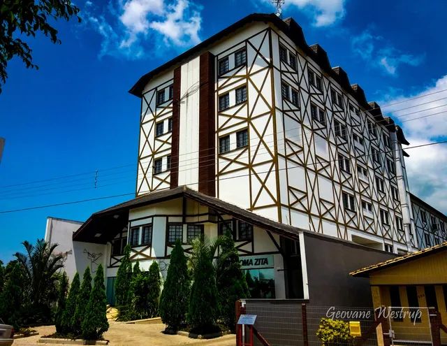 Oma Zita Hotel