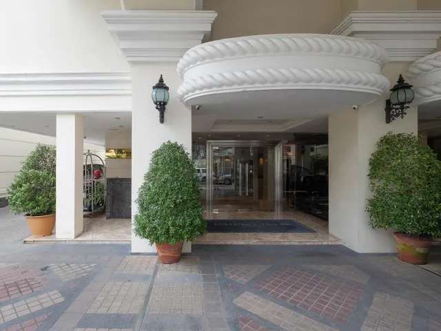 Gulliver 's Tavern Hotel