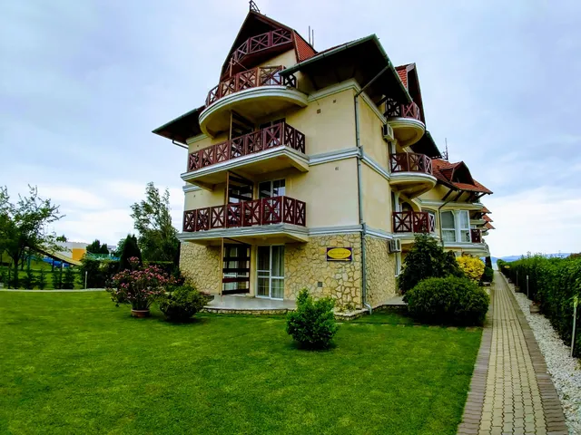 Lelle Park Apartmanház