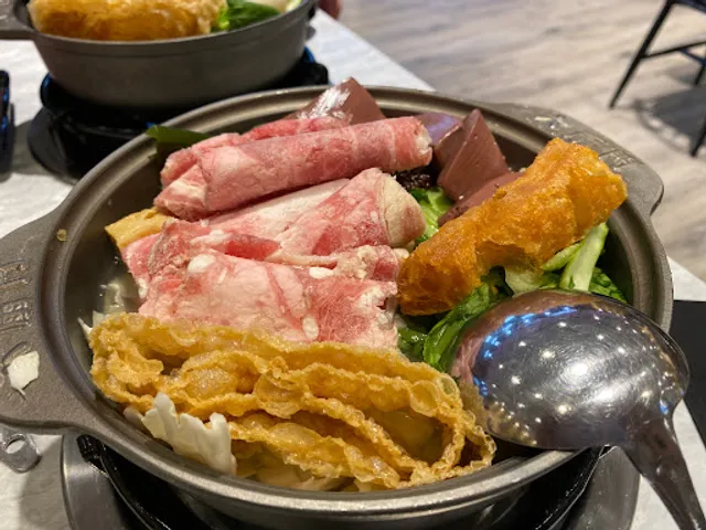 6owl door Hualien Zhongshan