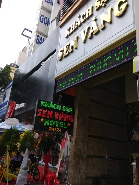 Khách Sạn Sen Vàng