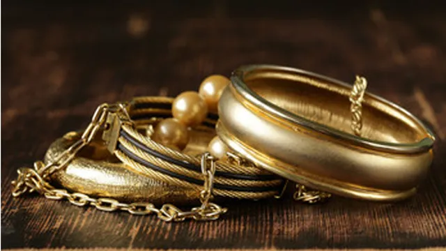 Clovis Gold and Silver