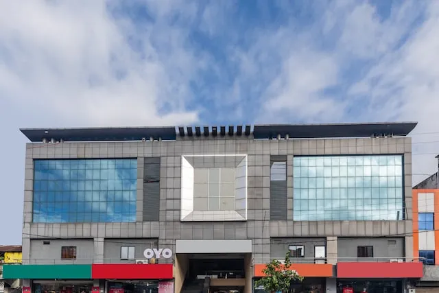 OYO 45945 Hotel Ujala Palace