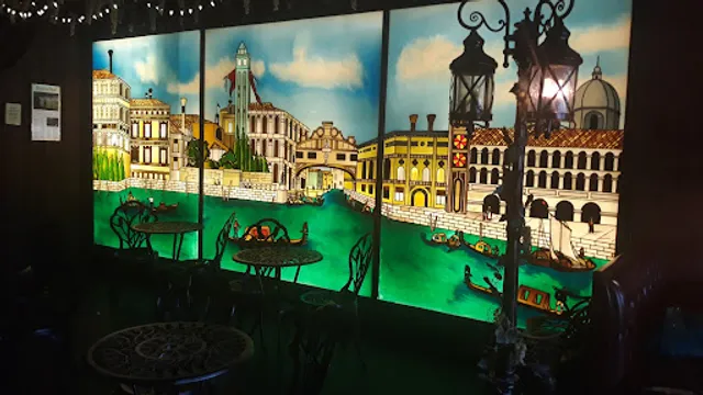 Peoria LaGondola Spaghetti House + Leonardo's