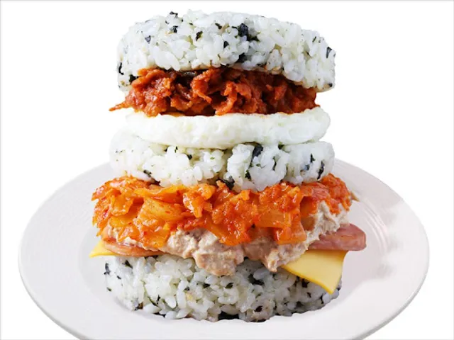 봉구스밥버거혜화여고점