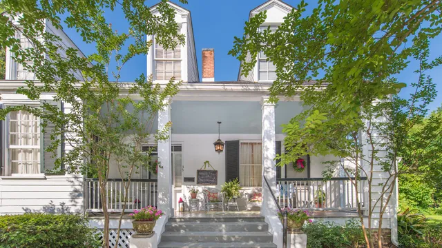 Magnolia Cottage Bed and Breakfast