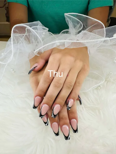 Paris Beauty iLounge