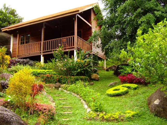 Phanom Bencha Mountain Resort