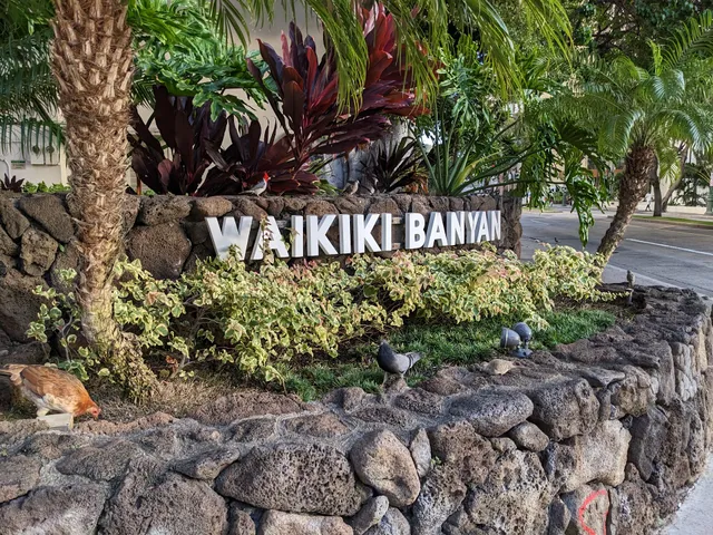 WAIKIKI BANYAN PARKING