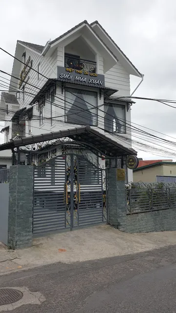 Suối Mùa Xuân Hotel