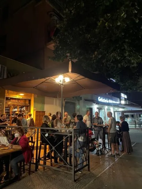 Enoteca Vitis Vinifera - Mescita al bicchiere - Confezioni regalo