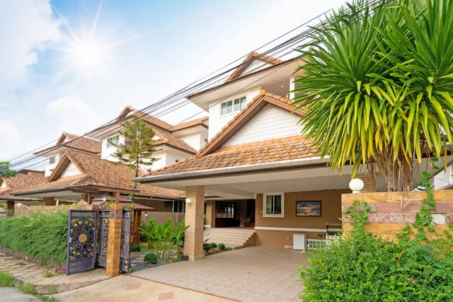 ภูเก็ตพูลวิลล่าปาร์ตี้ในเมือง