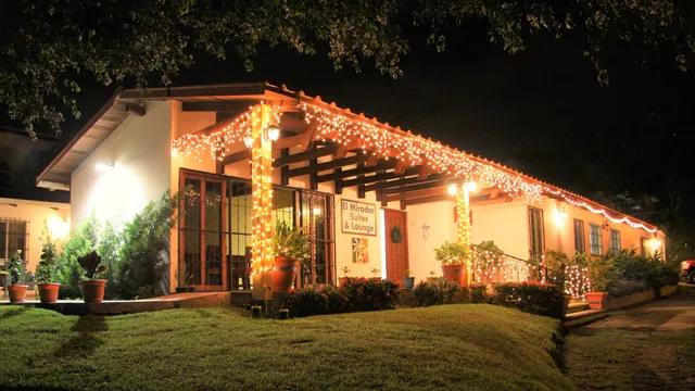 El Mirador Suites and Lounge