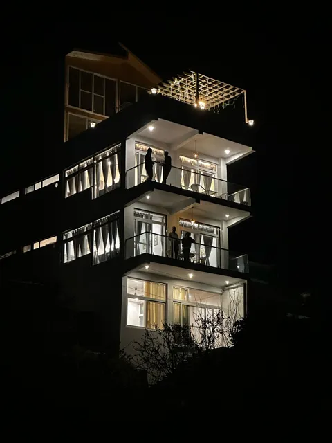 Advaya Stays - A Luxury Retreat