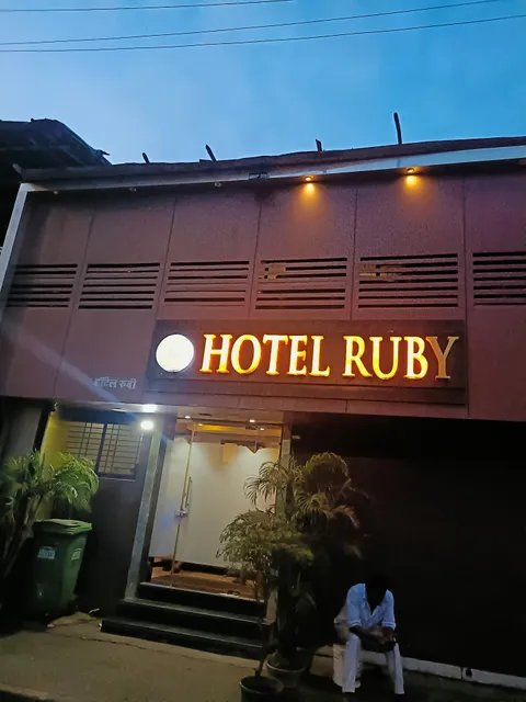OYO 69377 Hotel Ruby