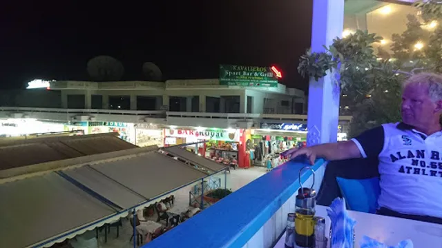 Royal The yard of taste