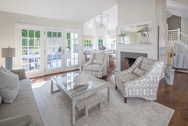 Mavrikis Upholstering & Furniture Designs LLC