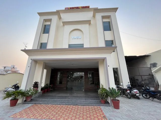 Hotel Vasu International