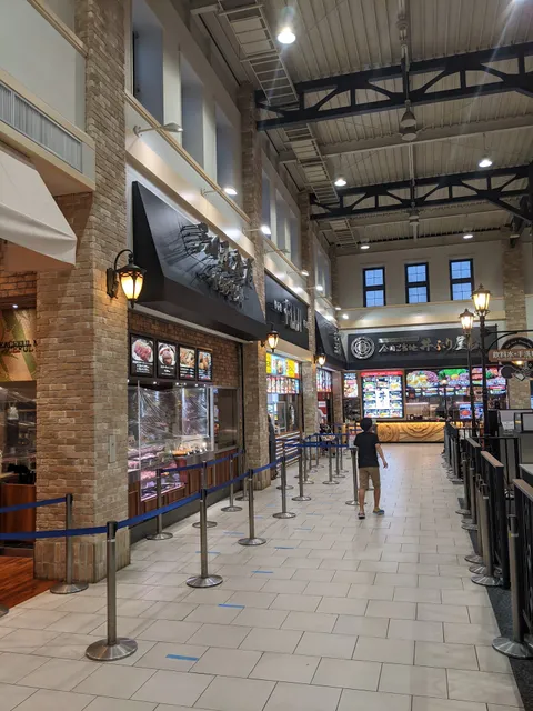 Food gallery (food court -Sanda outlet)