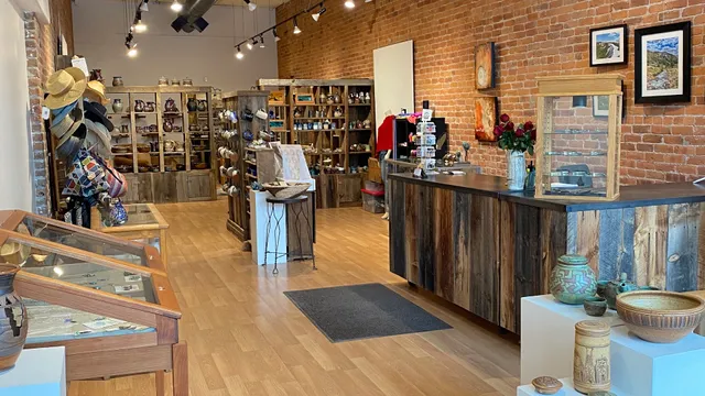 Earthen Vessel Gallery