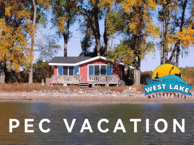 The Sandbanks Beach Cottage - Prince Edward County