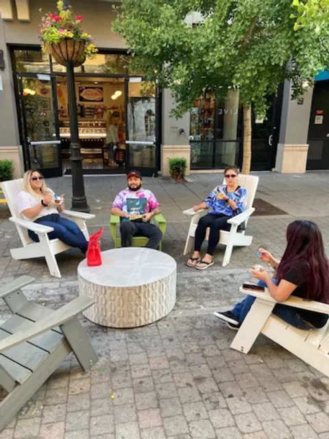 Cravin's Candy Emporium - Petaluma