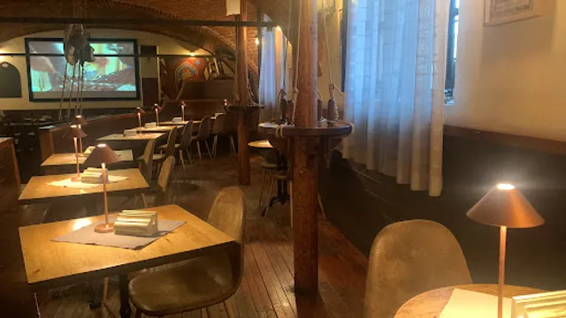 Gol D. Roger ristopub