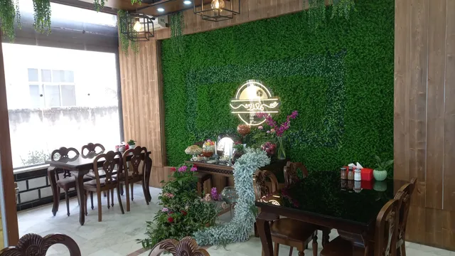 رستوران شمعدونی